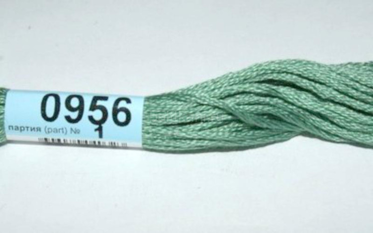 Нитки для вышивания "GAMMA" мулине ( 0820-3070 ) х/б 24 x 8 м №0956 сер-зеленый